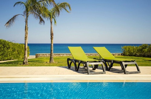 Lahania Villa | Villa Cobalt Blue - Three Bedroom Villa, Sleeps 7