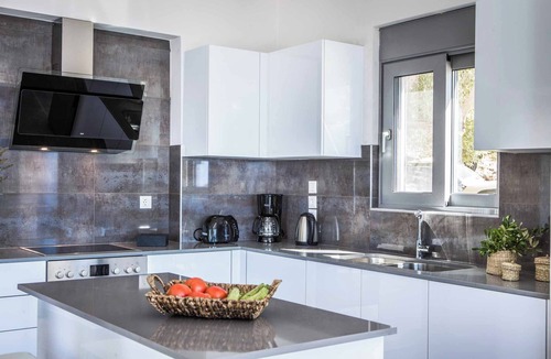 Vlachata Villa | Villa Della Luna - Three Bedroom Villa, Sleeps 6