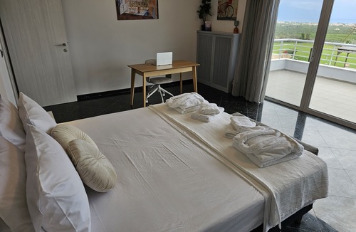 Vrahati Villa | Villa Dennis Euphoria Retreat