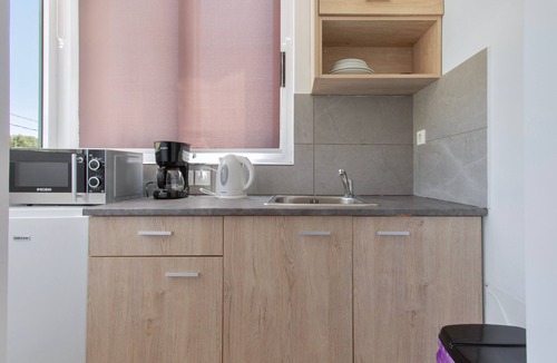 Alikanas Apartment | Villa Dionysia Studio S4 Apartment with Shared Pool & Wi-Fi