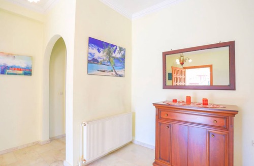 Petaleia Villa | Villa Eftihia: Traditional, easy access, amazing sunsets