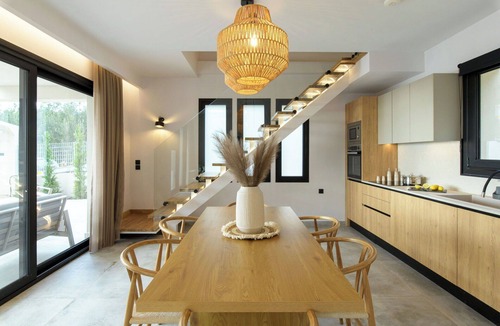 Agios Matthaios Villa | Villa Elais - Villa with a pool and sea views