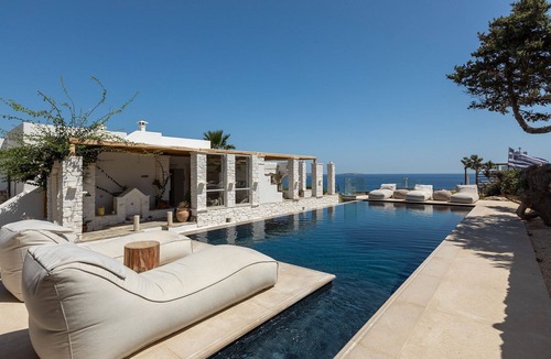 Paros Villa | Villa Emera with pool and view - My Rental Homes