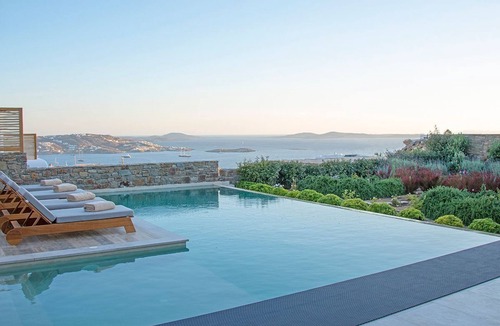 Tourlos Villa | Villa Enaena - Four Bedroom Villa, Sleeps 8
