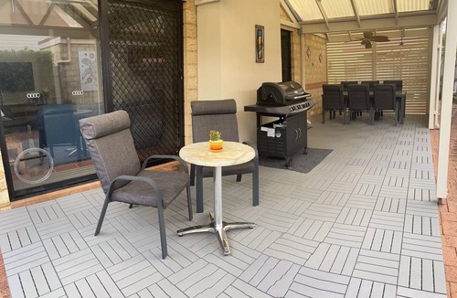 Dunsborough Villa | Villa, free fast WIFI, 150m to beach, quiet, fenced, 2 car undercover parking