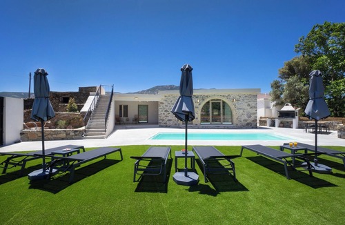 Milia Villa | Villa George, 3 BD, private heated pool, brand new, cozy