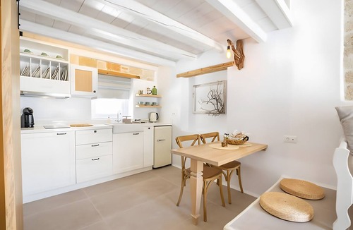 Finiki Apartment | Villa 'Grannys Finiki' with Mountain View, Wi-Fi and Air Conditioning