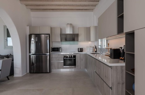 Agios Stefanos House | Villa Gwen perfect for friends or family in great location/beautiful views