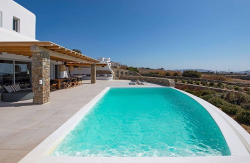 Agios Stefanos House | Villa Gwen perfect for friends or family in great location/beautiful views