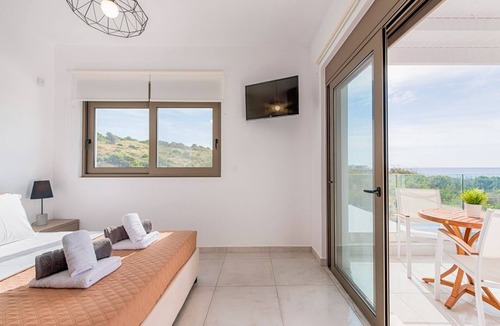 Kiotari Villa | Villa Halie - Three Bedroom Villa, Sleeps 6