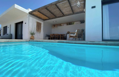 Aktio-Vonitsa Villa | Villa Ilios Summary: