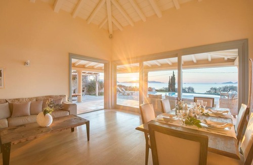 Kilada Villa | Villa in Peloponnese by Petrothalassa Beach