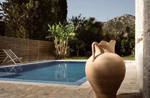Vlicho Villa | Villa 'Iokasti' with Sea View, Private Pool, and Air Conditioning