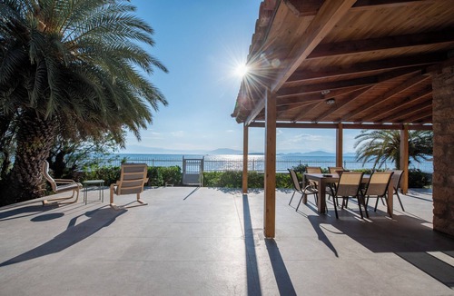 Iria House | Villa Isabelle on the beach