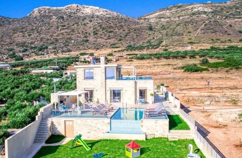 Limeniskos House | Villa Kore, close to the beach, pool, jacuzzi, BBQ