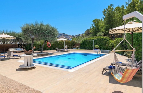 Vlicha Villa | Villa Krini Selini - Three Bedroom Villa, Sleeps 6