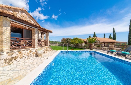 Mouzaki Villa | Villa La Isla with Private Pool