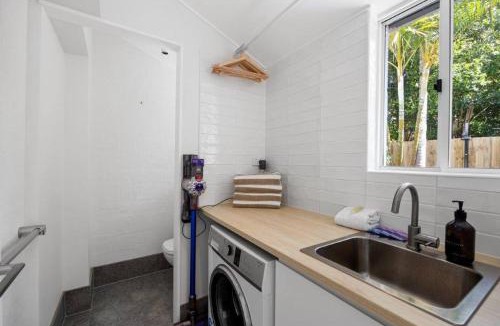 Sunshine Beach Apartment | Villa Le Miramar ~ Beautiful Pooch Friendly Home