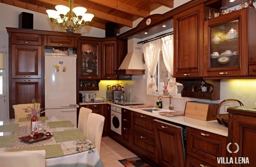 Ydrousa Villa | Villa 'Lena Andros' with Mountain View, Wi-Fi and Air Conditioning