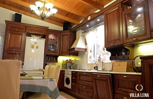 Ydrousa Villa | Villa 'Lena Andros' with Mountain View, Wi-Fi and Air Conditioning