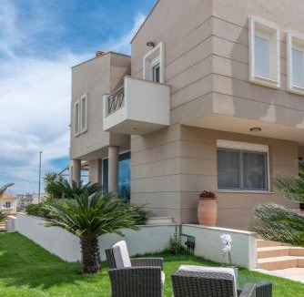Nea Iraklitsa Villa | Villa Luminous
