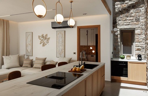 Naxos Town Villa | Villa Lyralei, Divine Sea & City Views, Private Pool, Furnished Terrace, Naxos