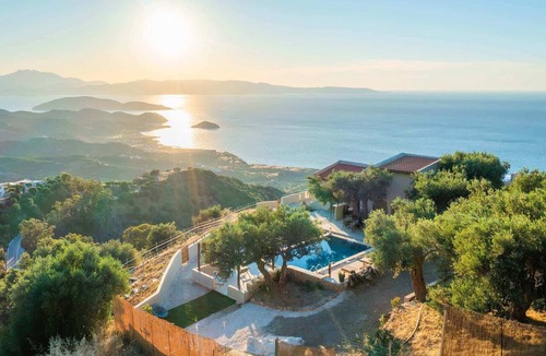 Pefki Villa | Villa Maestoso - Private olive grove - Pool