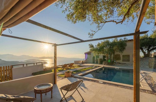 Pefki Villa | Villa Maestoso - Private olive grove - Pool