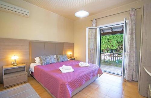 Agios Stefanos Villa | Villa Marias Beach House by Villa Plus