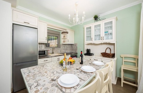 Spanokhorion Villa | Villa Melanthi - Three Bedroom Villa, Sleeps 6