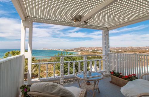 Maragas Villa | Villa 'Miami' in Villa Paradise Boutique Villas Hotel- Plaka beach