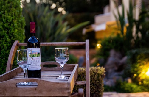 Lagonissi Villa | Villa Mythos can accommodate 12 people