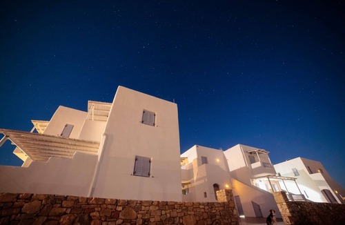 Koufonisia Apartment | Villa “Ocyrrhoe” with Private Terrace, Wi-Fi and Air Conditioning
