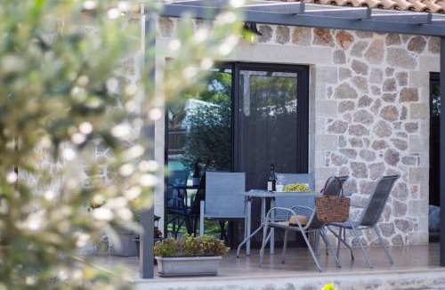 Lefkada Town Villa | villa on the sea