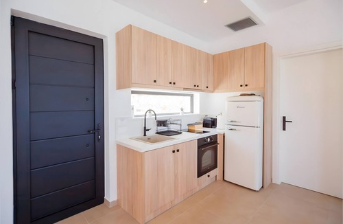 Elation Villa | Villa 'One-Bedroom For 2' with Sea View, Wi-Fi and Air Conditioning