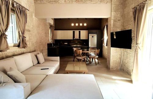 Frinion Villa | Villa *ONEIRO*/5 min from town and sea/Mountain view