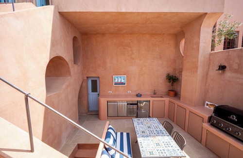 Oia Villa | Villa Oro | 5 Bedroom Villa with Pool and Hot Tub