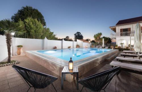 Roda Villa | Villa Paradiso: Near beach, superb pool and garden