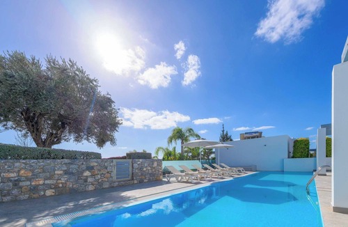 Gennadi Villa | Villa Pefko - Three Bedroom Villa, Sleeps 6