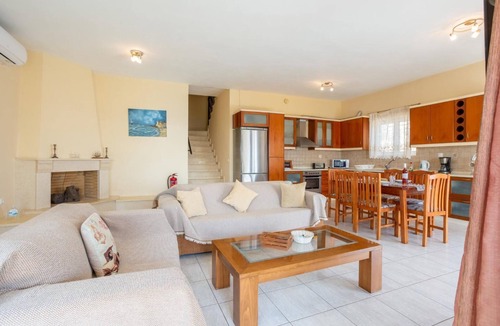 Katavolos Villa | Villa Petros - Three Bedroom Villa, Sleeps 6