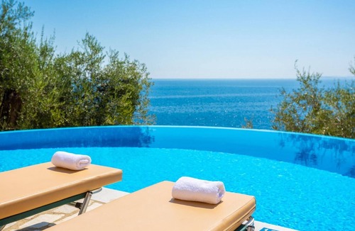 Katavolos Villa | Villa Petros - Three Bedroom Villa, Sleeps 6