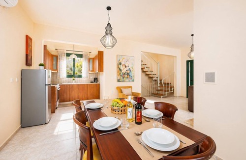 Kefalas Villa | Villa Phedra - Three Bedroom Villa, Sleeps 6