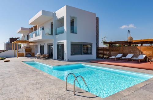 Lahania House | Villa Pounentis auf einem Hügel in Lachania by Interhome