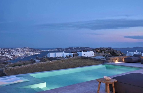 Tourlos Villa | Villa 'Princess Ann' with Sea View, Wi-Fi and Air Conditioning
