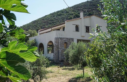 Paralia House | Villa Rastoni