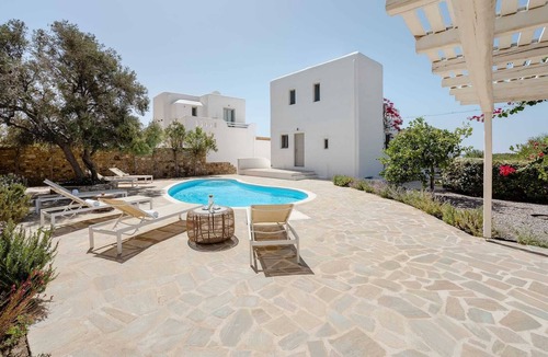 Naxos Villa | Villa Rocabella – Just 100m from Glyfada Beach