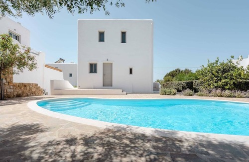 Naxos Villa | Villa Rocabella – Just 100m from Glyfada Beach