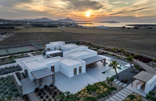 Paros Villa | Villa Rojo With Private Pool