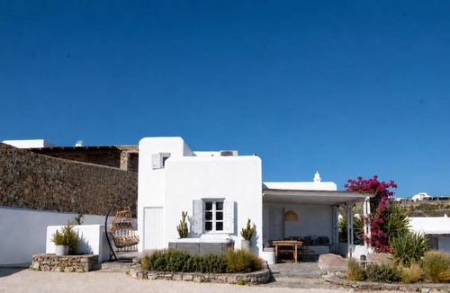 Elia Villa | Villa Roselani