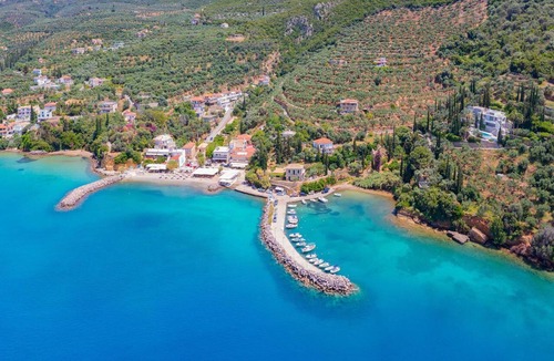 Kalamata Villa | Villa Sadova Summary: